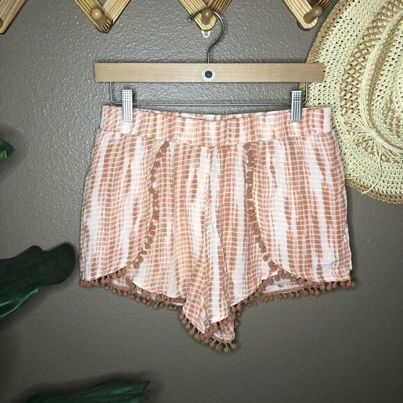 Boho
Fringe Pom Shorts Size Large - Picture 1 of 6
